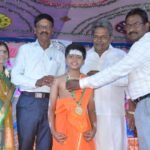 குழந்தைகளுக்கு பெற்றோர்கள் செல்போன் கொடுக்கக் கூடாது தாசில்தார் ராமச்சந்திரன் அறிவுரை