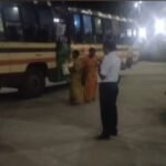 பாதி வழியில் இறக்கி விடப்பட்ட பயணிகள்