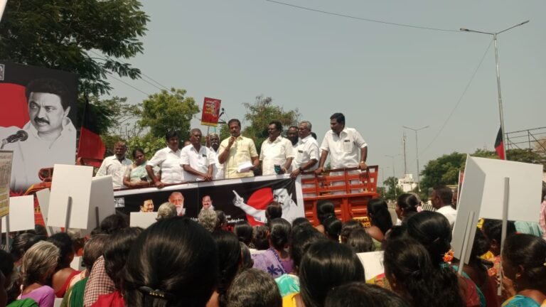 பழனியில் 100 நாள் வேலை திட்டத்தின் கீழ் சம்பள பணத்தை வழங்காத மத்திய அரசை கண்டித்து ஆர்ப்பாட்டம்