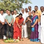 மதுரை அருகே கீழக்குயில்குடியில் 100 ஏக்கர் பரப்பளவில் குளம் தூர்வாருகிற பணி மாவட்ட ஆட்சித் தலைவர் சங்கீதா தொடங்கி வைத்தார்.