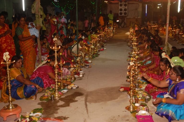 அலங்காநல்லூரில் திருவிளக்கு பூஜை