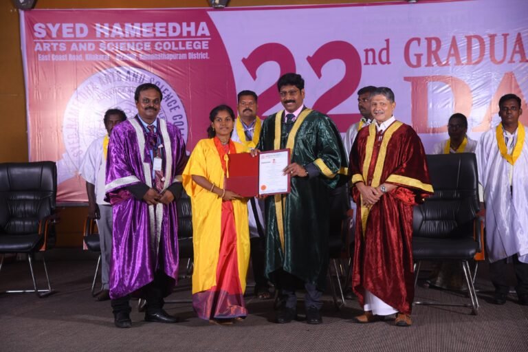 கீழக்கரை செய்யது ஹமிதா கலை மற்றும் அறிவியல் கல்லூரியின் 22 ஆவது பட்டமளிப்பு விழா சிறப்பாக நடைபெற்றது.