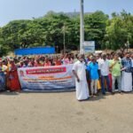 பழனியில் அடிவாரம் கை வியாபாரிகள் சங்கம் சார்பாக கவன ஈர்ப்பு ஆர்ப்பாட்டம் நடைபெற்றது.