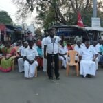 மதுரை, உசிலம்பட்டியில் சிபிஐஎம் கட்சி சார்பில், வக்பு சட்டம், கேஸ் மற்றும் பெட்ரோல் டீசல் விலை உயர்வு, அத்தியாவசிய பொருட்களின் விலை உயர்வு உள்ளிட்ட கோரிக்கைகளை வலியுறுத்தி ஒன்றிய அரசை கண்டித்து கண்டன கோஷங்கள் எழுப்பி ஆர்ப்பாட்டம் நடத்தினர். நாடு முழுவதும் வக்பு வாரிய சட்டத்தை வாபஸ் பெற கோரியும், கேஸ் மற்றும் பெட்ரோல் டீசல் விலையை உயர்வை கைவிடு கோரியும், அத்தியாவசிய பொருட்களின் விலை உயர்வை கட்டுப்படுத்து உள்ளிட்ட கோரிக்கைகளை வலியுறுத்தி சி.பி.எம். கட்சி சார்பில் பல்வேறு இடங்களில் ஆர்ப்பாட்டங்கள் நடத்தி வருகின்ற சூழலில், மதுரை மாவட்டம், உசிலம்பட்டி முருகன் கோவில் அருகில் இந்திய கம்யூனிஸ்( மார்க்சிஸ்ட்) கட்சி சார்பில் வக்பு வாரிய சட்டத்தை வாபஸ் பெற கோரியும், கேஸ் மற்றும் பெட்ரோல் டீசல் விலையை உயர்வை கைவிடு கோரியும், அத்தியாவசிய பொருட்களின் விலை உயர்வை கட்டுப்படுத்தக் கோரியும் உள்ளிட்ட கோரிக்கைகளை வலியுறுத்தி உசிலம்பட்டி ஒன்றியச் செயலாளர் ராமர் தலைமையில், கட்சி நிர்வாகிகள் ஒன்றிய அரசைக் கண்டித்து, கண்டன கோஷங்களை எழுப்பி ஆர்ப்பாட்டம் நடத்தினர். இதில், உசிலம்பட்டி ஒன்றியம் மற்றும் செல்லம்பட்டி ஒன்றிய நிர்வாகிகள் பலர் கலந்து கண்டன ஆர்ப்பாட்டத்தில் ஈடுபட்டனர்.