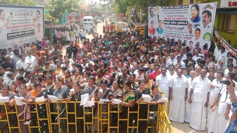 திமுக அமைச்சர் பொன்மொடியை அமைச்சர் பதவியில் இருந்து நீக்க வேண்டும் என அதிமுக மகளிரணி சார்பில் மதுரையில் கண்டன ஆர்ப்பாட்டம்- செல்லூர் ராஜு, பங்கேற்பு