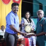 இயற்கை விவசாயம் - அதிக மகசூல் சாதனை படைத்த விவசாயிகளுக்கு நபார்டு வங்கி பொதுமேலாளர் விருதுகள் வழங்கினார்.