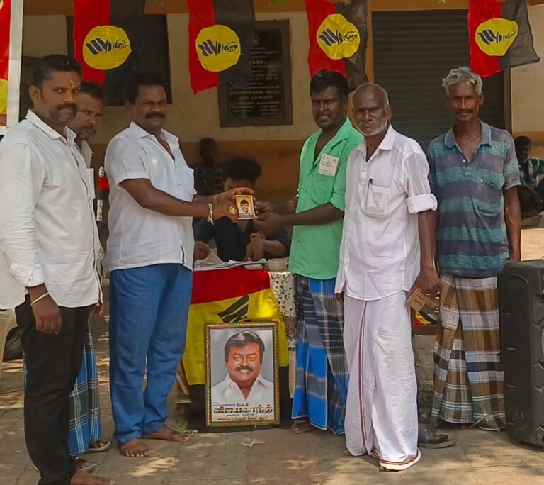 வாடிப்பட்டி பேரூரில் தே.மு.தி.க உறுப்பினர்சேர்க்கை முகாம் நடைபெற்றது.