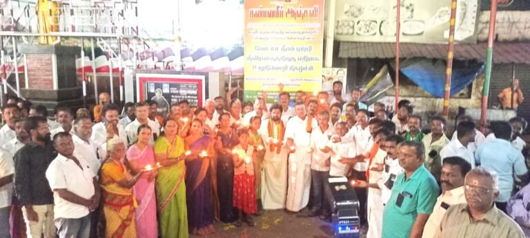 மோட்ச்ச தீபம் ஏற்றி தீவிரவாதத்திற்கு எதிராக உறுதிமொழி நிகழ்ச்சி நடைபெற்றது.