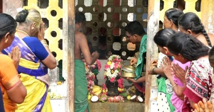 சோழவந்தான் அருள்மிகு பிரளய நாத சிவன் கோவிலில் ராகு கேது பெயர்ச்சியை முன்னிட்டு சிறப்பு அபிஷேகம் நடைபெற்றது.