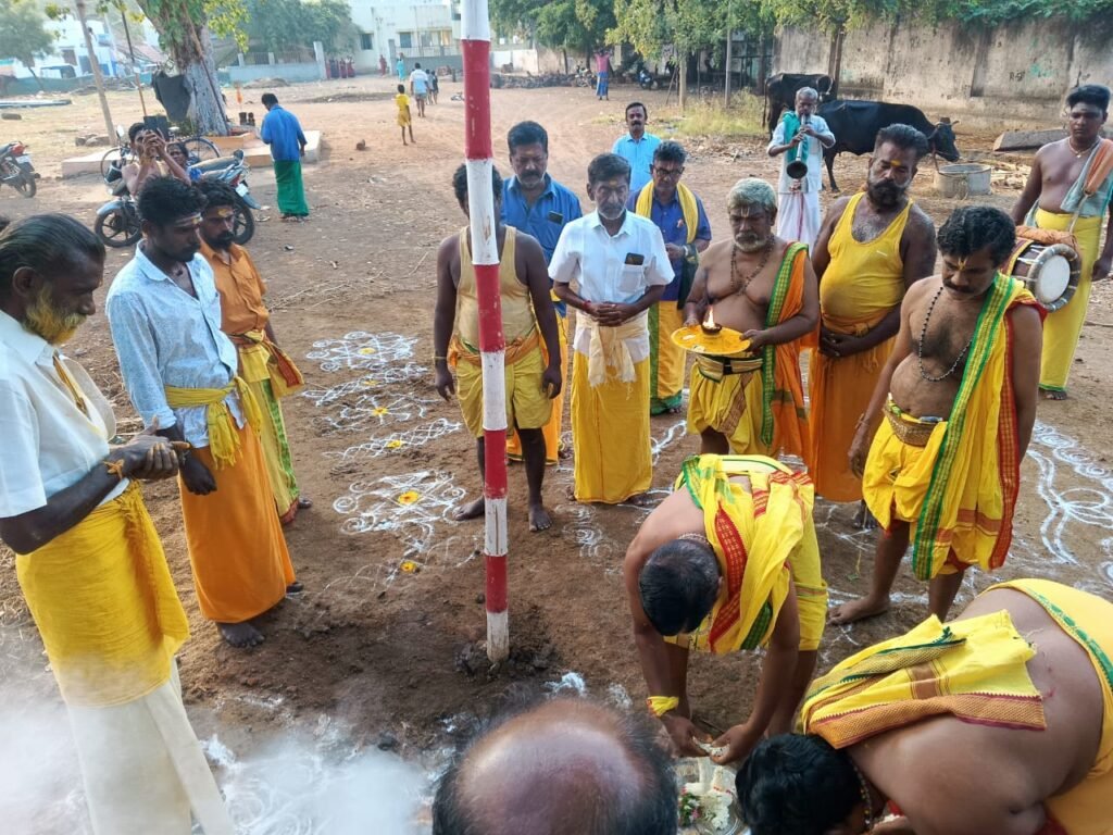 சோழவந்தான் திரௌபதி அம்மன் கோவில் பூக்குழி முகூர்த்தக்கால் நடும் விழா நடைபெற்றது.