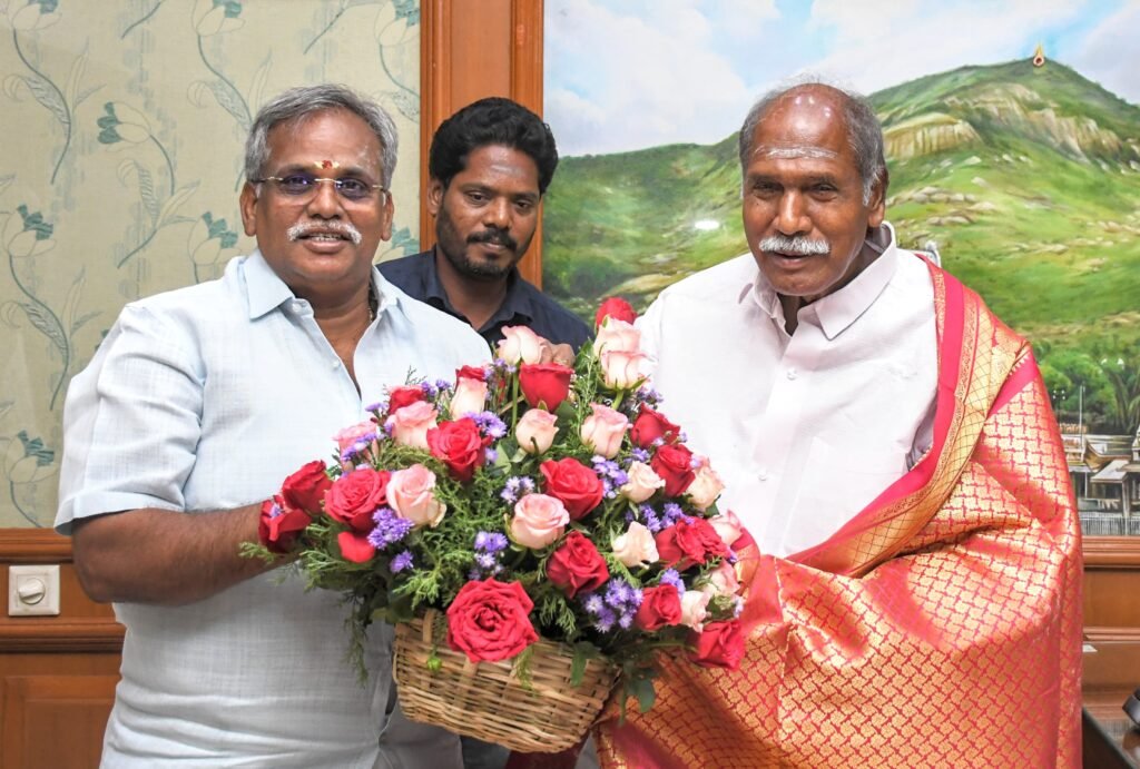 ஐந்தாம் ஆண்டில் அடியெடுத்து வைக்கும் புதுச்சேரி முதல்வர் சபாநாயகர் நேரில் வாழ்த்து