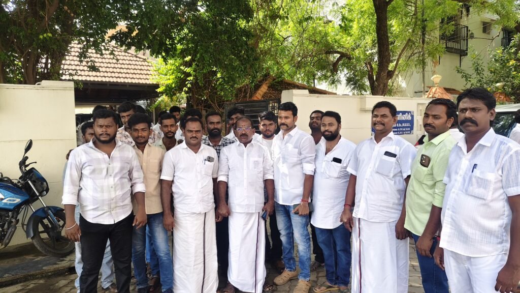 தி.மு.க கமுதி தெற்கு ஒன்றிய செயலாளர் மனோகரன் தலைமையில் இளைஞர் அணி அமைப்பாளர்கள் நியமனம்