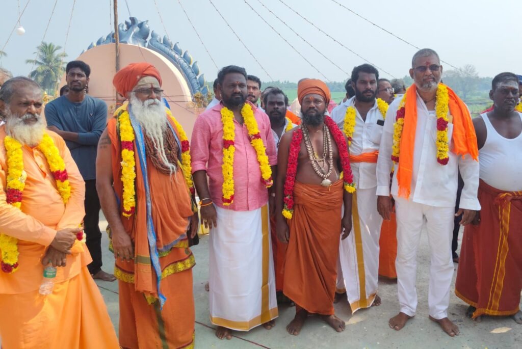 கடலூர் மாவட்டம் புவனகிரி வடதலைக்குளத்தில் மஹா கும்பாபிஷேகம் விழா நடைபெற்றது.