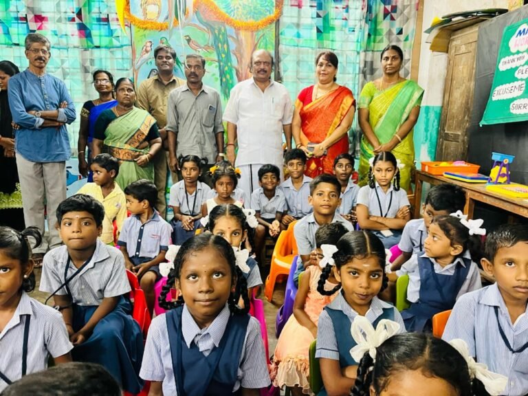 புதுச்சேரி உப்பளம் தொகுதி வாணரப்பேட்டை, தாவிதுபேட்டை காமராஜ் அரசு நடுநிலைப் பள்ளியில் ஓவிய கண்காட்சி நடைபெற்றது.