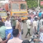 கடையநல்லூரில் பெண்ணின் மரணம். உடனடி பிரேத பரிசோதனைக்கு தாமதம். உறவினர்கள் சாலை மறியல்.