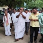 அதிமுக - வினரின் திண்ணைப் பிரச்சாரம்.