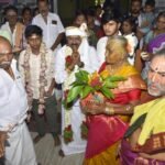 சோழவந்தானில் சித்திரை திருவிழா கோலாகலம் எம் வி எம் குடும்பத்தினர் சார்பில் கள்ளழகருக்கு உற்சாக வரவேற்பு