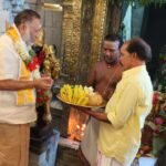 பெரியகுளம் கைலாசநாதர் மலைக்கோயிலில் சித்ரா பெளர்ணமி சிறப்பு பூஜை பக்தர்கள் கிரிவலம்.