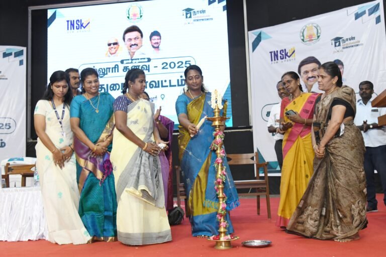 நான் முதல்வன் கல்லூரிக் கனவு - 2025 திட்டத்தை மதுரை மாவட்ட ஆட்சியர் தொடங்கி வைத்தார்.