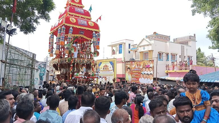 உசிலம்பட்டி அருகே சிந்து பட்டியில் தேரோட்டம் நடைபெற்றது.