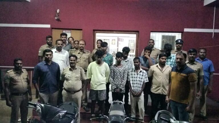 பழனியில் கஞ்சா விற்பனை செய்த எட்டு பேர் கைது- இருசக்கர வாகனங்கள் பறிமுதல் செய்து போலீசார் நடவடிக்கை.