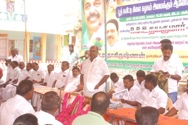 மதுரை மேற்கு ஒன்றியத்தில் அதிமுக பூத் கமிட்டி ஆலோசனை கூட்டம் - முன்னாள் அமைச்சர் ஆர்.பி.உதயகுமார் பங்கேற்பு