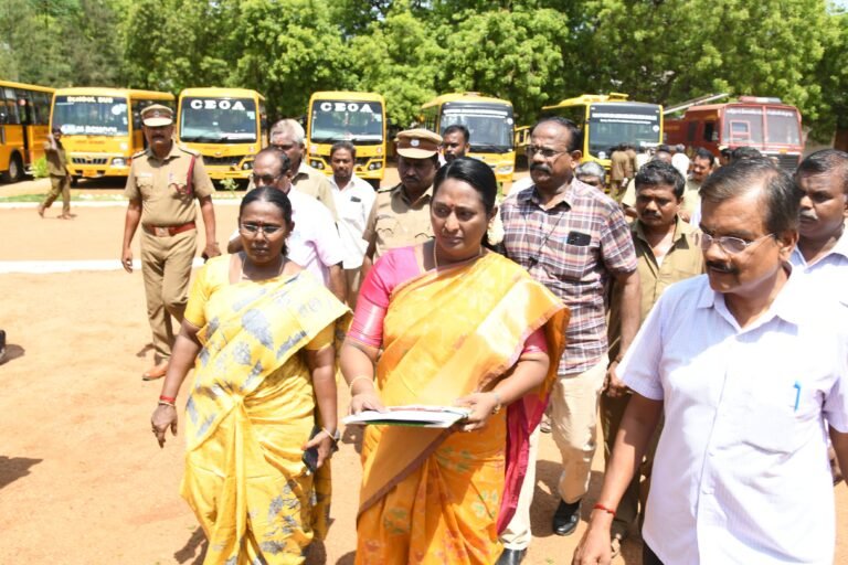 கோடை விடுமுறை முடிந்த நிலையில் தனியார் பள்ளி வாகனங்கள் ஆய்வு.