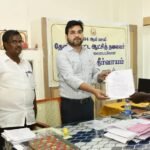 பெரியகுளம் தாலுகா அலுவலகத்தில் வருவாய் தீர்வாயம் (ஜமாபந்தி): ஆட்சியரிடம் பொதுமக்கள் மனு வழங்கல்
