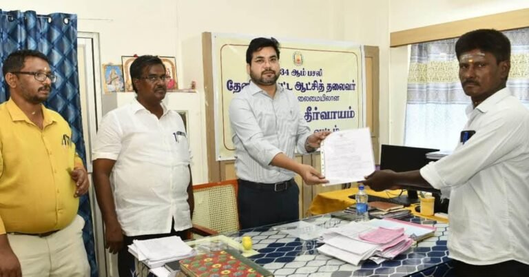 பெரியகுளம் தாலுகா அலுவலகத்தில் வருவாய் தீர்வாயம் (ஜமாபந்தி): ஆட்சியரிடம் பொதுமக்கள் மனு வழங்கல்