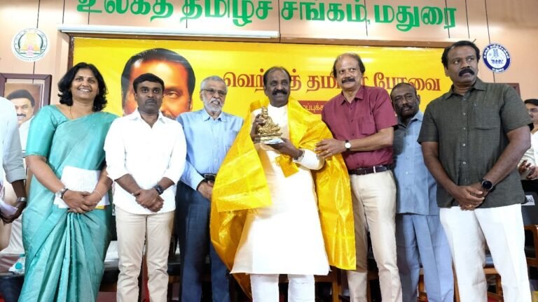 இளைய சமுதாயத்தினர் வாழ்நாள் முழுவதும் மது புகை இரண்டையும் தொடுவதில்லை என்று உறுதி ஏற்க வேண்டும் கவிஞர் வைரமுத்து பேச்சு