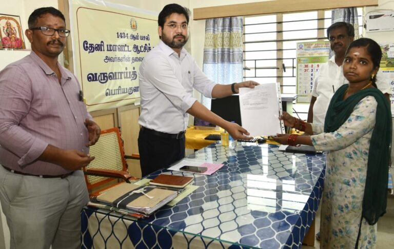 தேனி மாவட்டத்தில் நடைபெற்று வரும் (ஜமாபந்தி) வருவாய் தீர்வாயம்: மனுக்கள் மீது உடனடி நடவடிக்கை எடுக்க மாவட்ட அலுவலர்களுக்கு ஆட்சியர் உத்தரவு