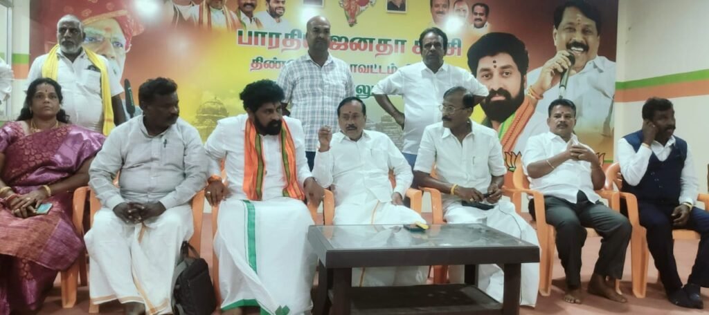 தேசிய பொதுக்குழு உறுப்பினர் எச் ராஜா ஜிக்கு அனுமதி மறுத்ததால் திண்டுக்கலில் சற்று நேரம் பரபரப்பு