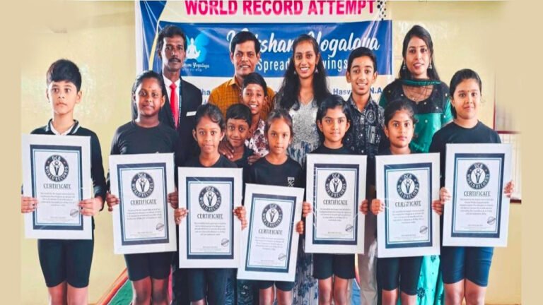கோவை சரவணம்பட்டி விருட்சம் யோகாலயா பயிற்சி மையத்தை சேர்ந்த எட்டு சிறுவர், சிறுமியர் யோகாவில் புதிய உலக சாதனை படைத்தனர்.