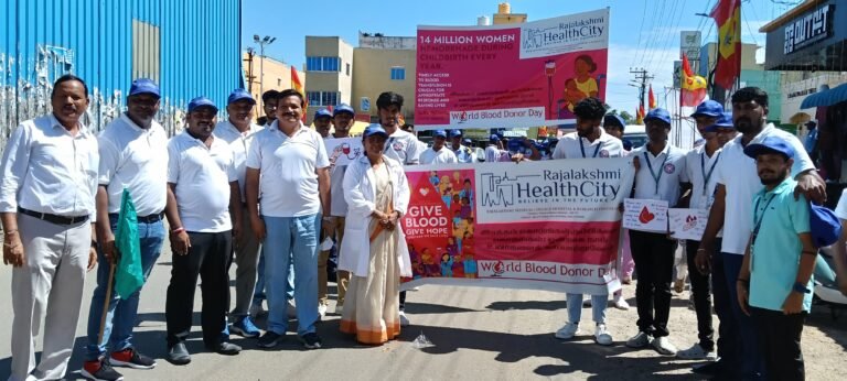 ஸ்ரீபெரும்புதூரில் உலக ரத்த தான தினத்தை முன்னிட்டு கல்லூரி மாணவ மாணவியர்கள் விழிப்புணர்வு பேரணி