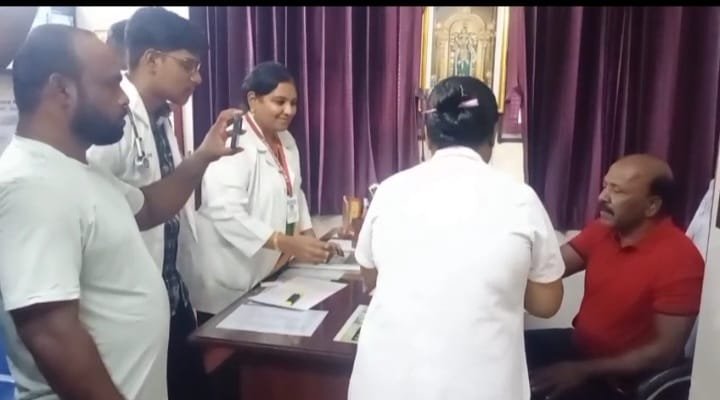 அலங்காநல்லூர் அரசு மருத்துவமனையில் சுகாதாரத் துறை அமைச்சர் திடீர் ஆய்வு