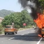 உசிலம்பட்டி அருகே சிறிய லாரி தீப்பிடித்தது.