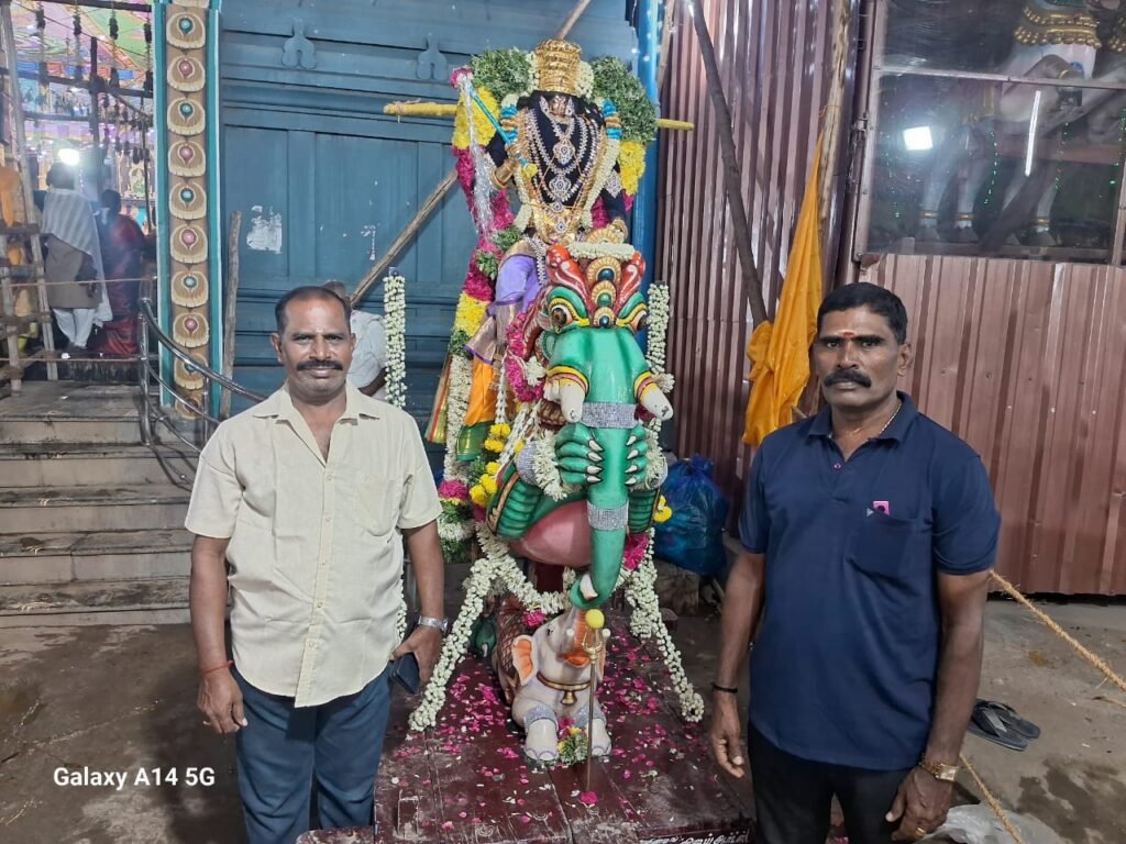 சோழவந்தான் அருள்மிகு ஸ்ரீ ஜெனகை மாரியம்மன் கோவில் வைகாசி பெருந்திருவிழா மூன்றாம் நாள் திருவிழாவில் அம்மன் யாழி வாகனத்தில் திருவீதி உலா நடைபெற்றது.