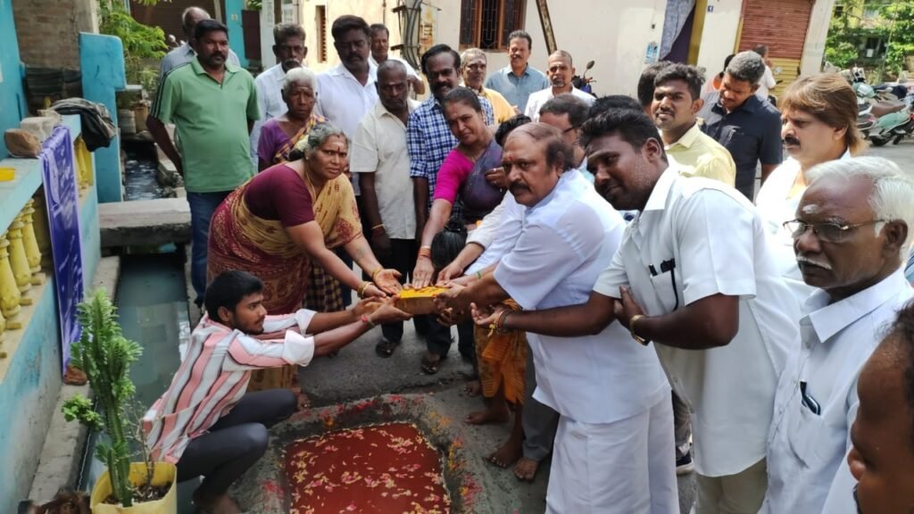 ரூபாய் 22,19,375/-லட்சம் செலவில் வாய்க்கால் மற்றும் சாலை அமைக்க பூமி பூஜை.