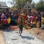 வாடிப்பட்டி பாலதண்டாயுதபாணி கோவிலில் வைகாசி விசாகத் திருவிழா ஏராளமான பக்தர்கள் பூக்குழி இறங்கினர்.