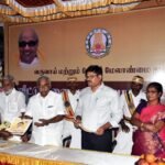 திருவாரூர் மாவட்டம் கொரடாச்சேரி அருகே கிளரியம் கிராமத்தில் 42 நபர்களுக்கு வீட்டு மனை பட்டா வழங்கும் நிகழ்ச்சி நடைபெற்றது.