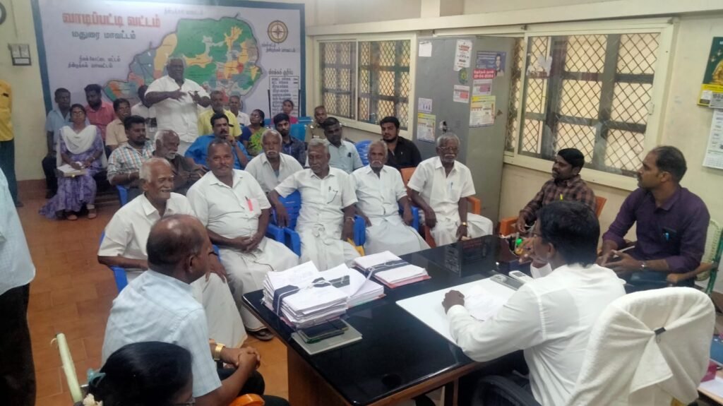 துறை வாரிய அதிகாரிகள் வரவில்லை என்றால் கூட்டத்தை புறக்கணிப்போம் விவசாயிகள் கூட்டத்தில் காரசார வாக்குவாதம்.