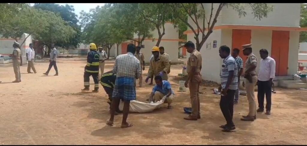 விருதுநகர் மாவட்டம் காரியாபட்டி அருகே ஏற்பட்ட பட்டாசு ஆலை வெடி விபத்தில் 3 தொழிலாளர்கள் உடல் கருகி உயிரிழந்த சோகம்