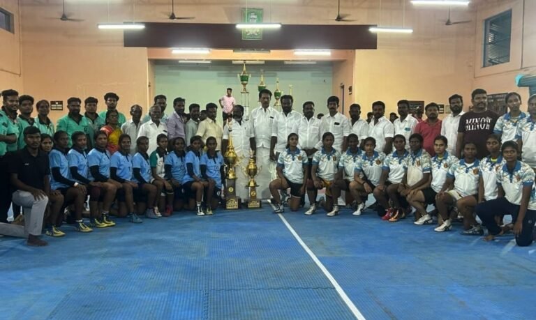 வாடிப்பட்டியில் மாநில அளவிலான கபாடி போட்டிவிடிய விடிய 2 நாட்கள் நடைபெற்றது.