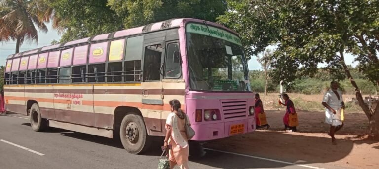சோழவந்தான் அருகே அரசு பேருந்தில் திடீர் புகை ஏற்பட்டதால் பயணிகள் அதிர்ச்சி
