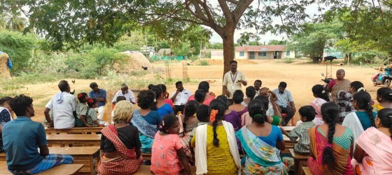 கந்தர்வகோட்டை அருகே அக்கச்சிப்பட்டி நடுநிலைப் பள்ளியில் சிறப்பு பள்ளி மேலாண்மை குழு கூட்டம்