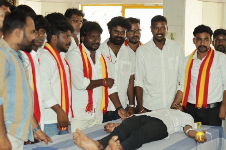 த.வெ.க தலைவர் விஜய் பிறந்த நாளை முன்னிட்டு இராமநாதபுரம் மேற்கு மாவட்ட செயலாளர் மன்மதன் தலைமையில் மாபெரும் இரத்ததான முகாம்.