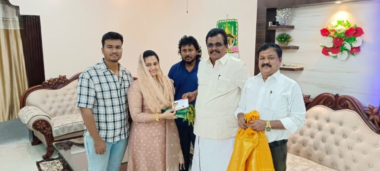 குரூப் 2 தேர்வில் மாநிலத்தில் முதலிடம். தேனி எம்பி பாராட்டு