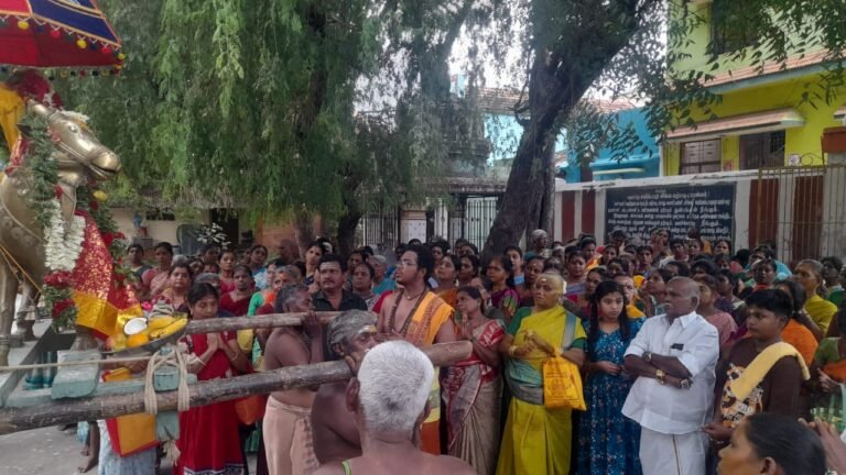 சோழவந்தான் பிரளய நாத சிவன் கோவிலில் ஆனி மாத பிரதோஷ விழா திரளானோர் கலந்து கொண்டு சாமி தரிசனம்