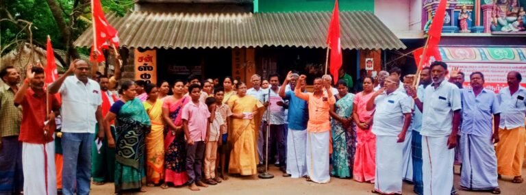 விளாம்பட்டி கள்ளர் மேல்நிலைப் பள்ளியில் நிகழும் சம்பவங்கள் கவலைக்குரியதாக இருக்கிறது முன்னாள் எம் எல் ஏ பாலபாரதி ஆர்ப்பாட்டத்தில் பேச்சு