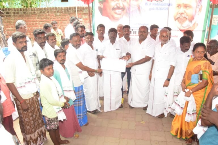 சோழவந்தான் அருகே கருப்பட்டியில் அன்னதானம் மற்றும் நலத்திட்ட உதவிகள் ஆர்.பி. உதயகுமார் வழங்கினார்